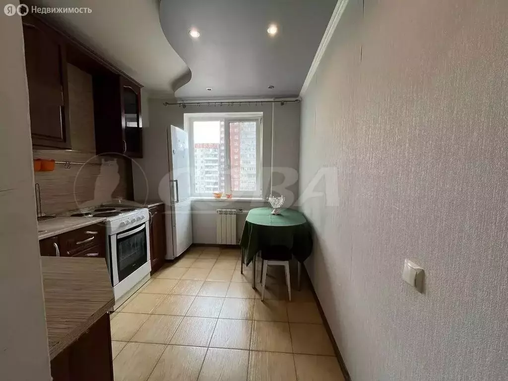 3-комнатная квартира: Тюмень, Амурская улица, 39 (100 м) - Фото 0