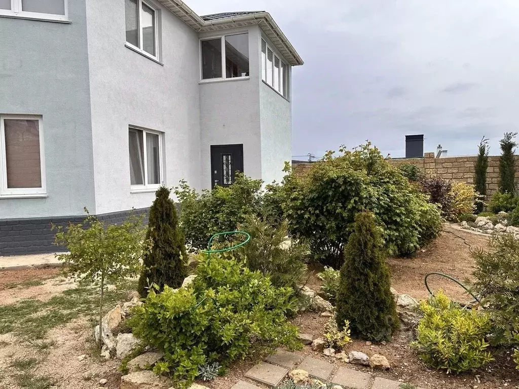 Дом в Севастополь ул. Кедрина, 2 (158 м) - Фото 1