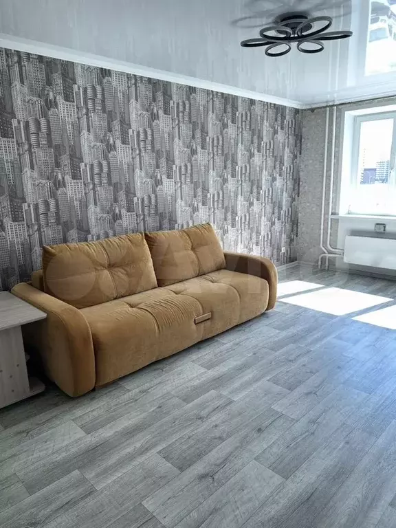1-к. квартира, 43 м, 4/10 эт. - Фото 1