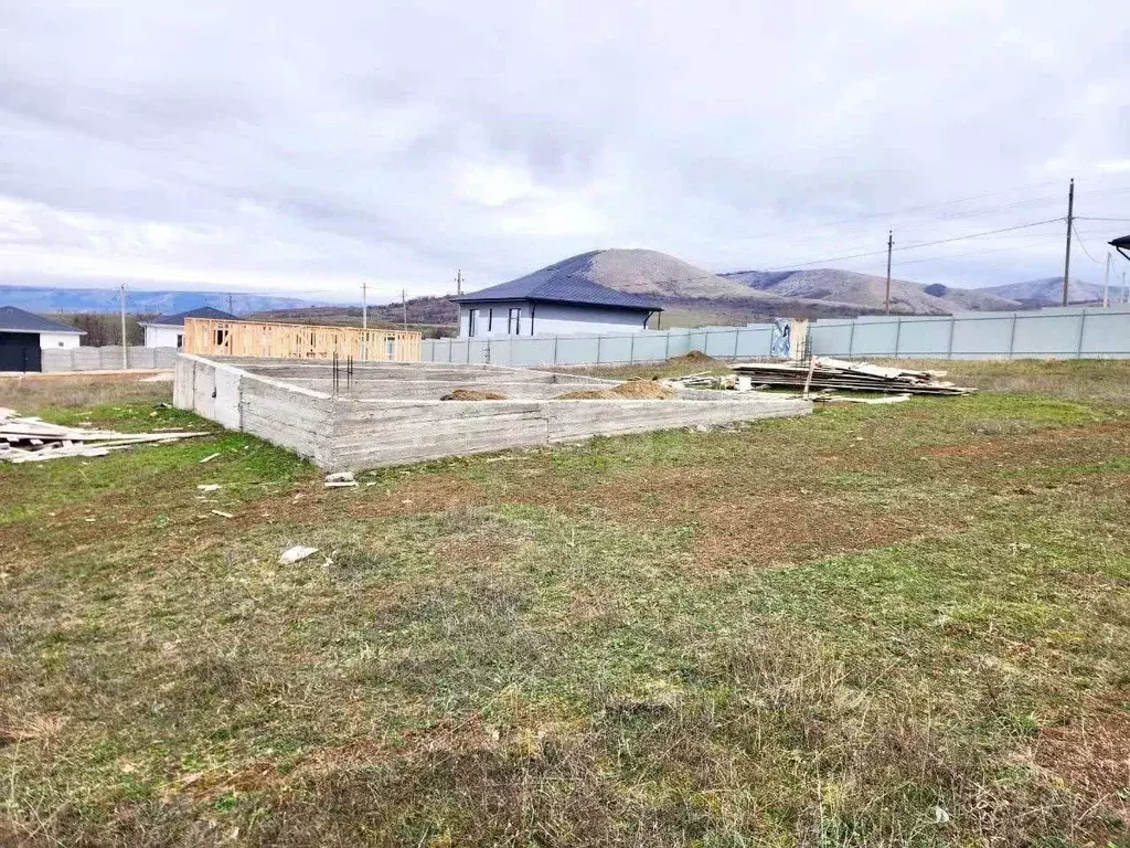 Участок в Крым, Симферопольский район, Добровское с/пос, с. Мраморное  ... - Фото 2