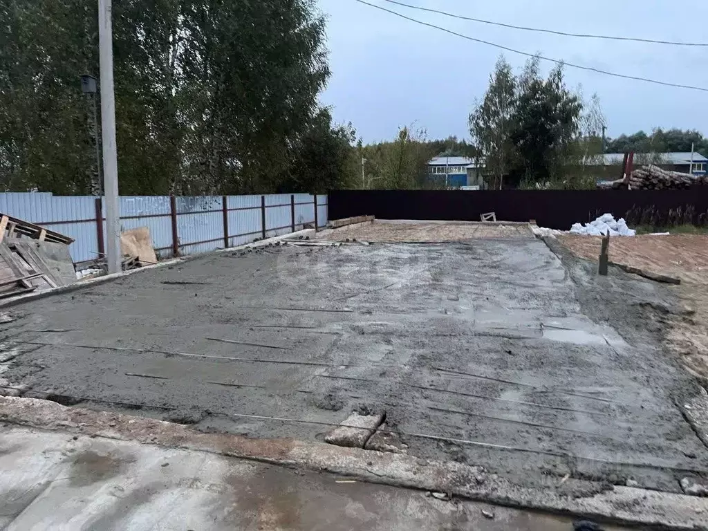 Гараж в Калужская область, Калуга городской округ, д. Мстихино ул. ... - Фото 1