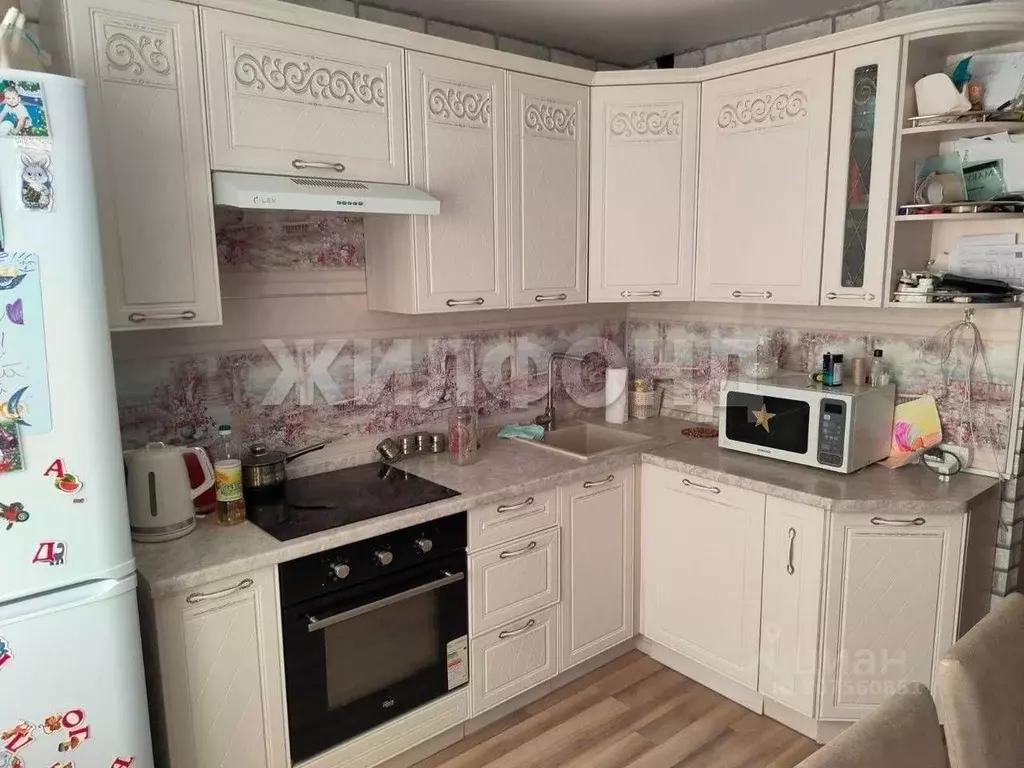 3-к кв. Хакасия, Абакан ул. Стофато, 20 (65.2 м) - Фото 1