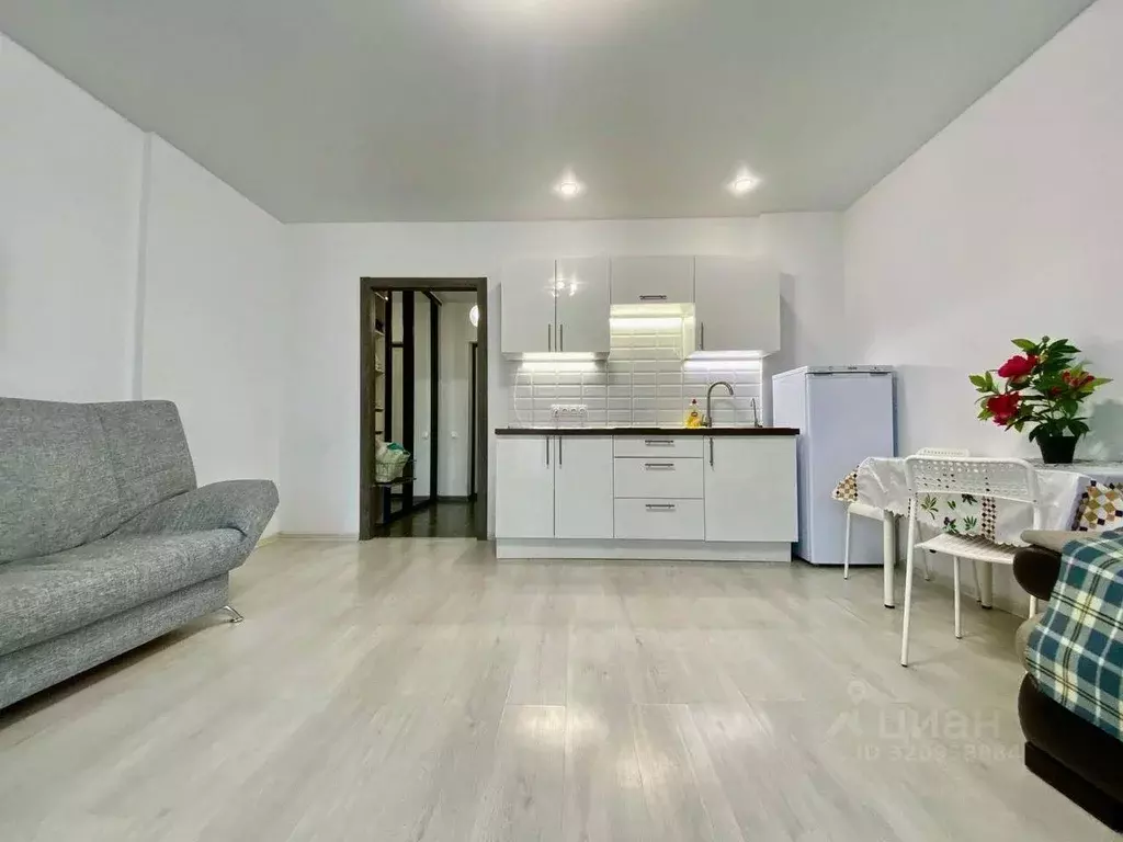 Студия Татарстан, Казань ул. Рауиса Гареева, 103 (30.0 м) - Фото 1