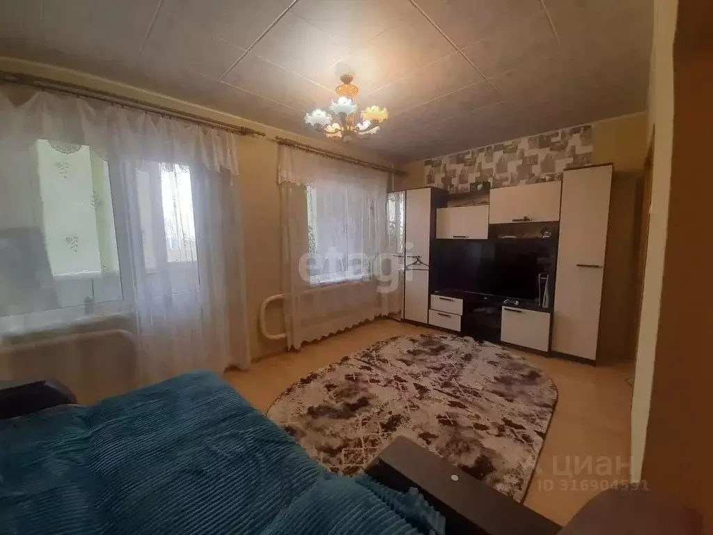 1-к кв. Белгородская область, Валуйки ул. Щорса, 9 (39.3 м) - Фото 0