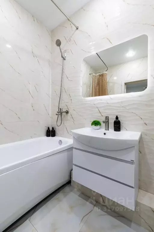 1-к кв. Татарстан, Казань ул. Родины, 26А (31.0 м) - Фото 2