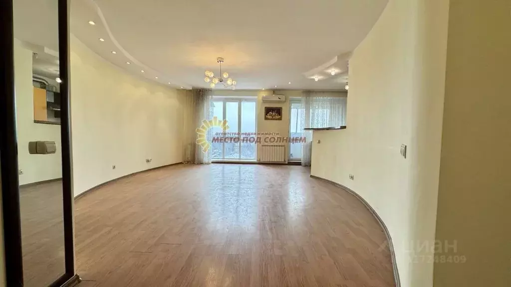 2-к кв. Краснодарский край, Ейск ул. Коммунаров, 26 (85.0 м) - Фото 0