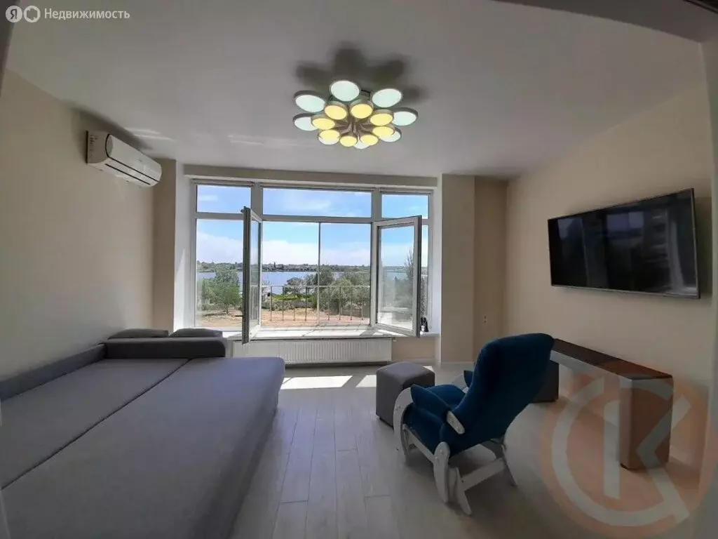 2-комнатная квартира: Саки, Санаторная улица, 25к1 (65 м) - Фото 1