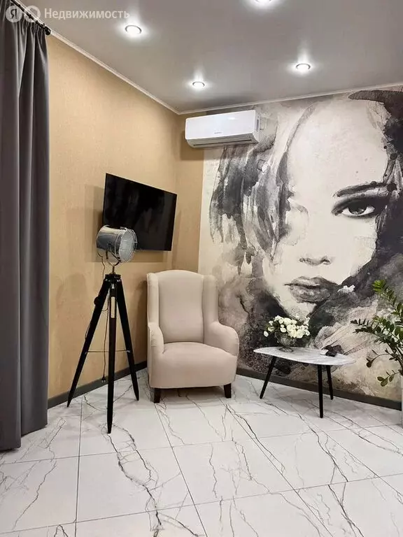 Квартира-студия: Энгельс, Театральная улица, 2А (52 м) - Фото 1