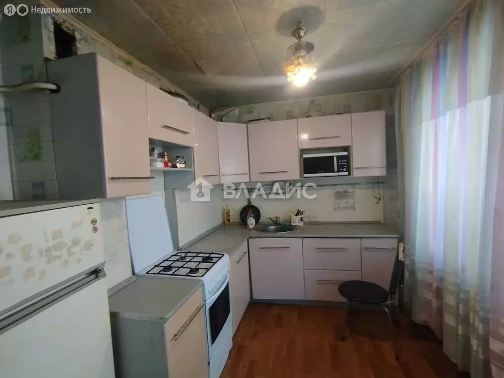 2-комнатная квартира: посёлок Комсомольский, улица Гайдара, 1А (56.4 ... - Фото 1