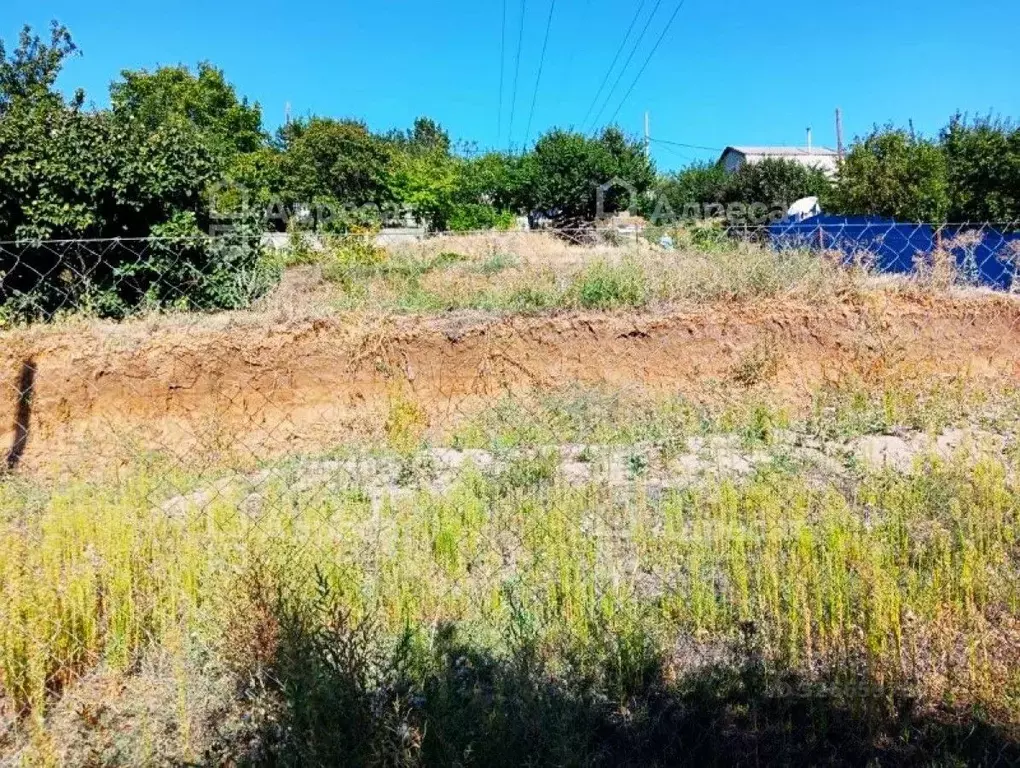Участок в Волгоградская область, Волжский Рассвет СНТ, ул. Линейная ... - Фото 1