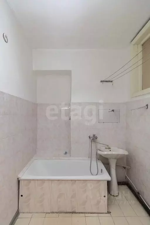 Комната Тюменская область, Тюмень Сургутская ул., 2 (54.5 м) - Фото 1