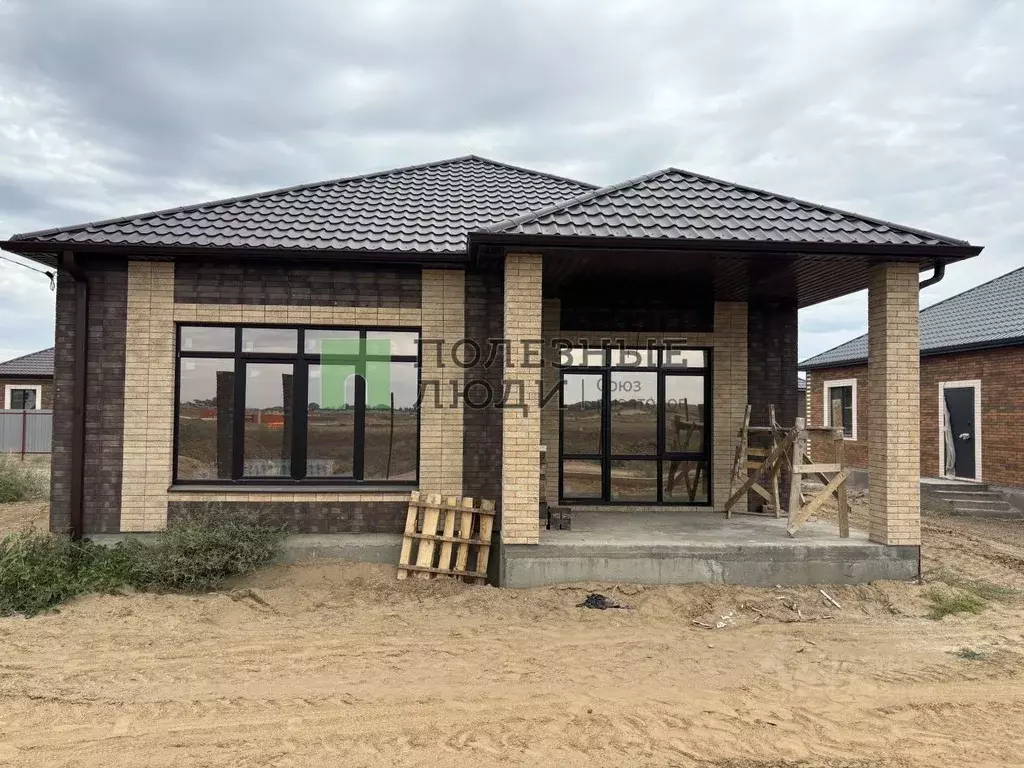 Дом в Астраханская область, Приволжский район, с. Три Протока  (125 м) - Фото 1