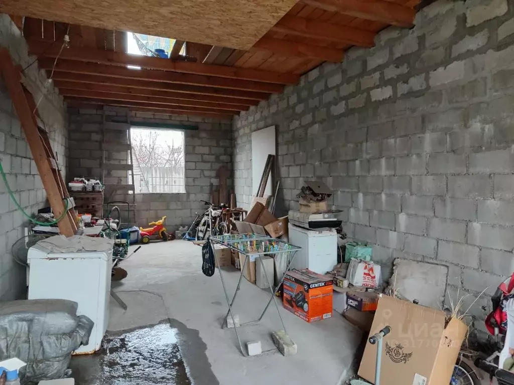 Дом в Волгоградская область, Волгоград ул. 2-я Лескова (200 м) - Фото 1