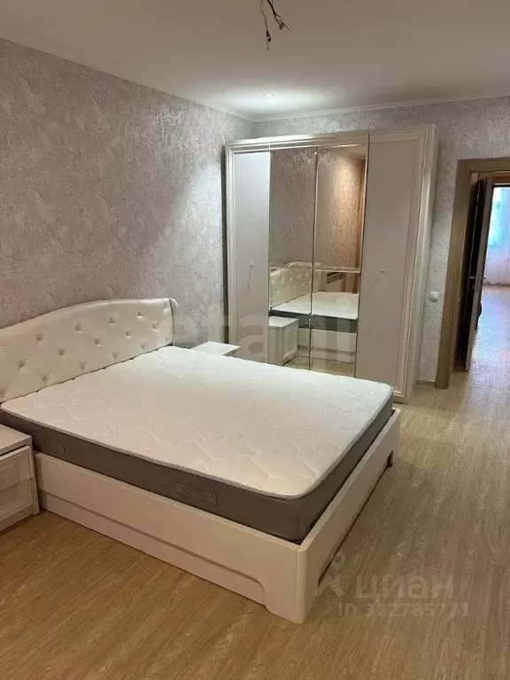 3-к кв. Тюменская область, Тобольск Революционная ул., 19 (89.4 м) - Фото 1