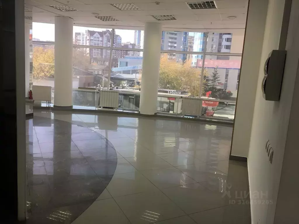 Торговая площадь в Свердловская область, Екатеринбург ул. Вайнера, 19 ... - Фото 1