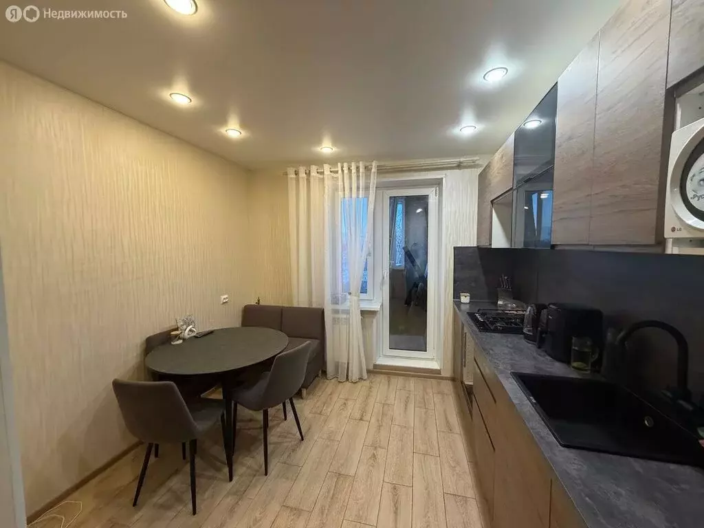 2-комнатная квартира: Волхов, Воронежская улица, 3 (58.7 м) - Фото 1