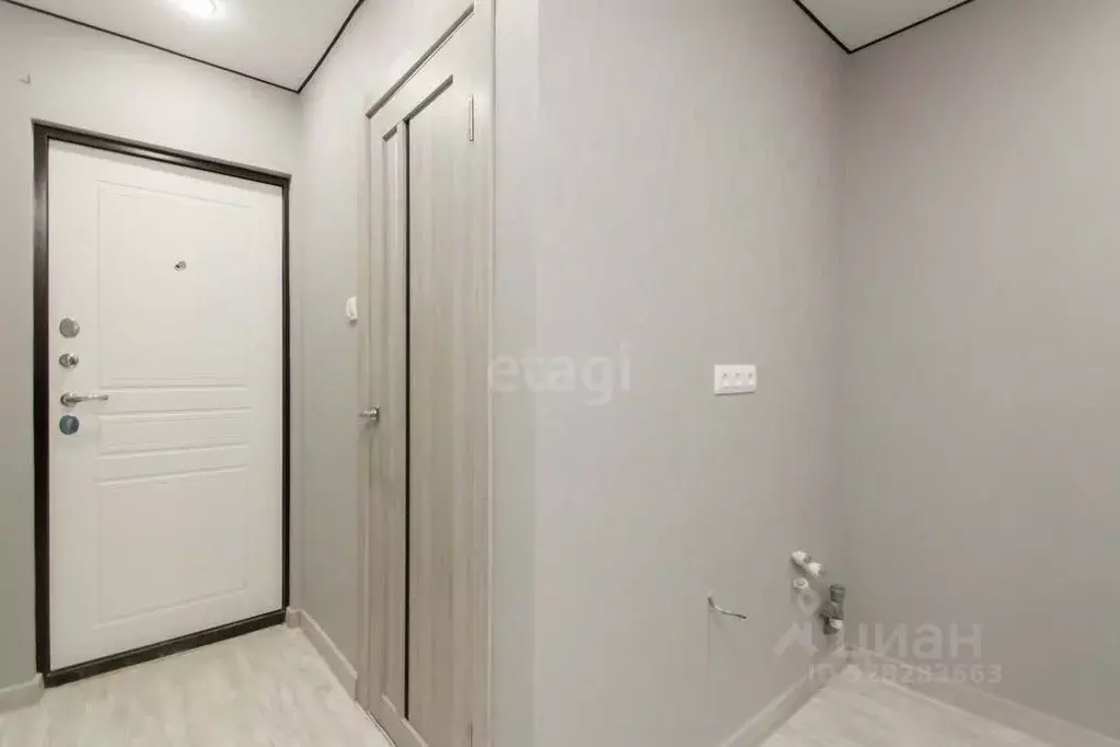 Студия Тюменская область, Тюмень ул. 30 лет Победы, 76 (16.2 м) - Фото 1