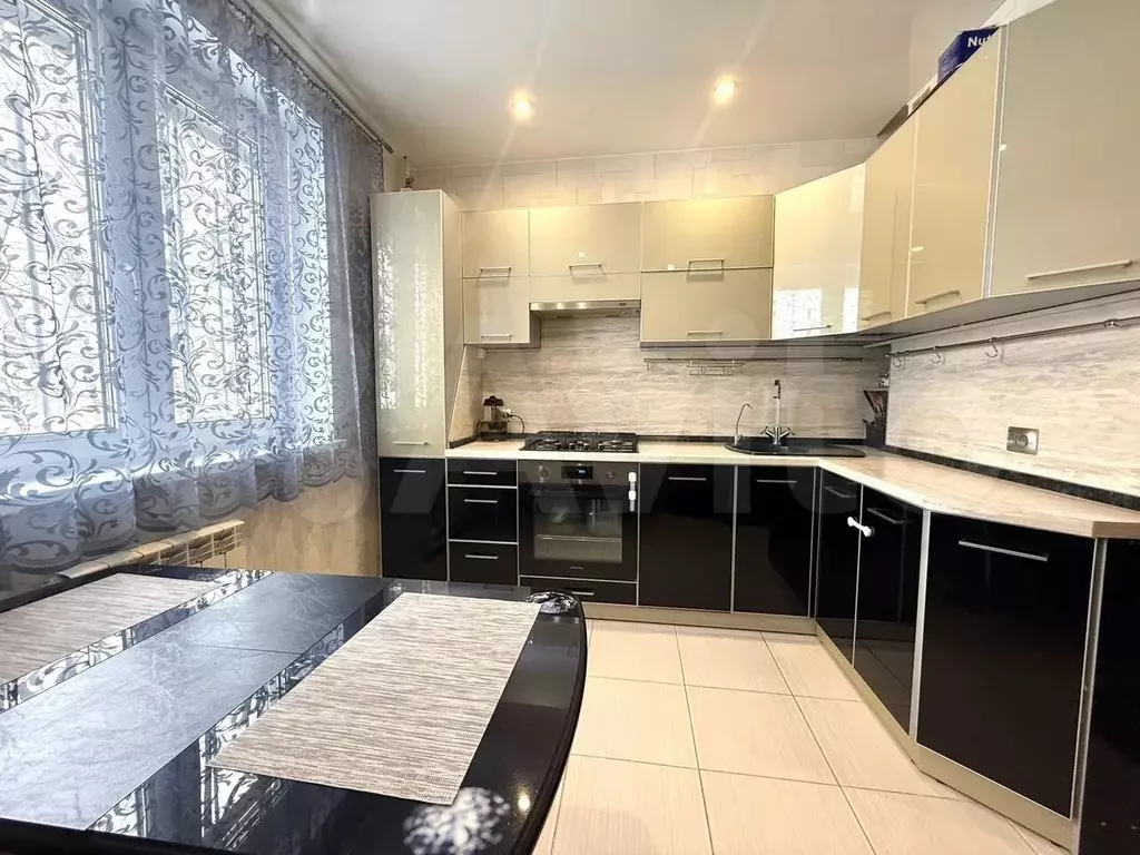 2-к. квартира, 48 м, 1/9 эт. - Фото 1