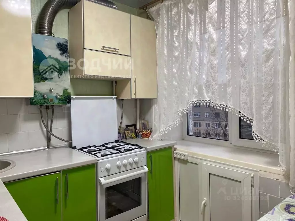 2-к кв. Чувашия, Канаш Восточный мкр, 11 (39.3 м) - Фото 1