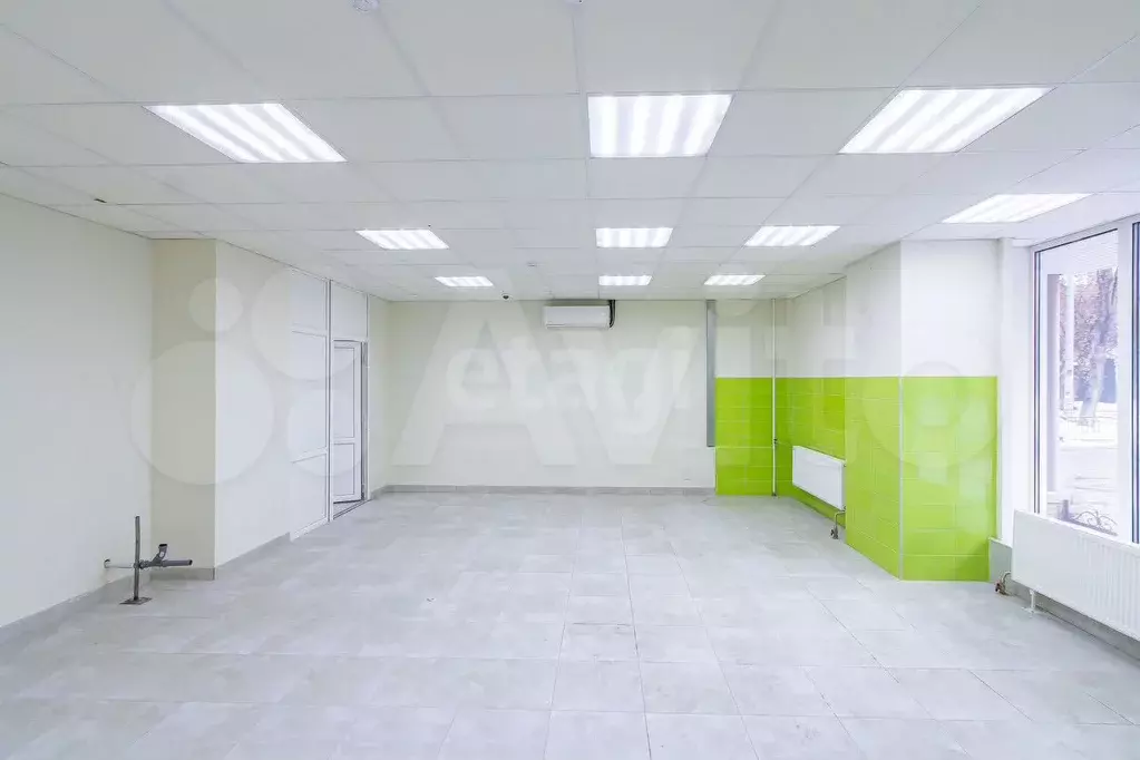 Продам торговое помещение, 73.9 м - Фото 1