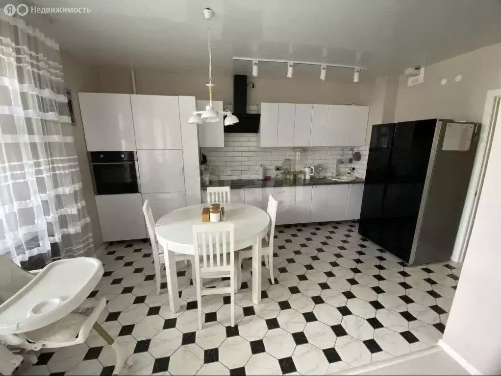 3-комнатная квартира: Якутск, Якутская улица, 2/17 (67.8 м) - Фото 1