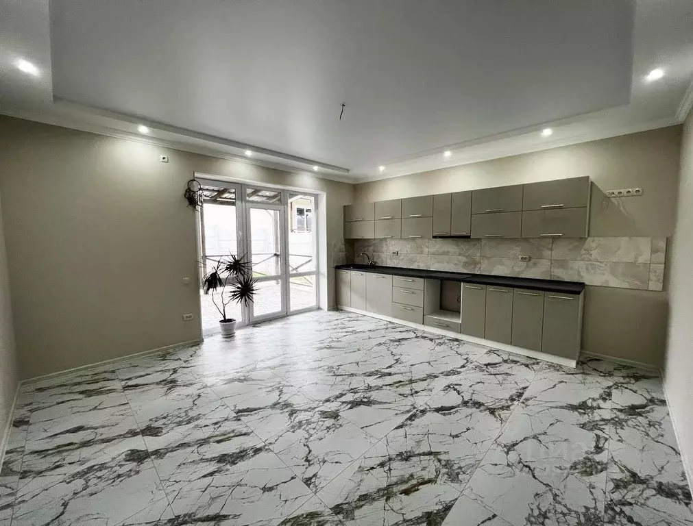 Дом в Крым, Симферопольский район, Добровское с/пос, с. Пионерское ул. ... - Фото 2