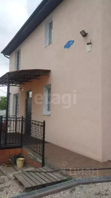 Дом в Саратовская область, Саратов проезд 4-й Карьерный, 3 (220 м) - Фото 1