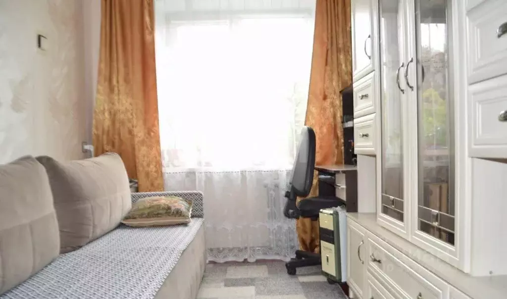 3-к кв. Калининградская область, Светлый бул. Нахимова, 3 (55.6 м) - Фото 0
