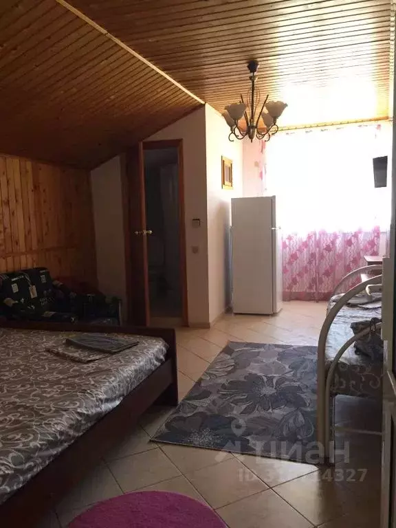 Комната Краснодарский край, Геленджик 5-й мкр, ул. Грина, 11 - Фото 1
