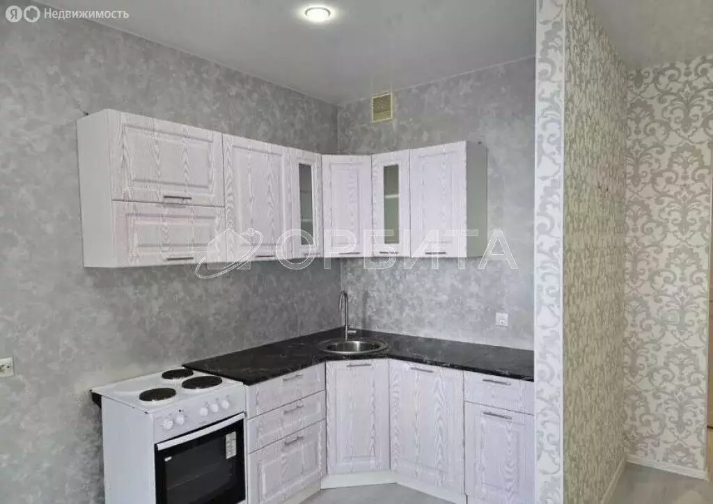 Квартира-студия: Тюмень, улица Тимофея Чаркова, 81к1 (29 м) - Фото 1