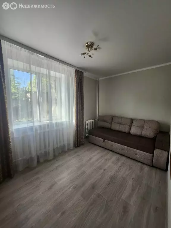 3-комнатная квартира: Новочеркасск, улица Энгельса, 48 (50 м) - Фото 1