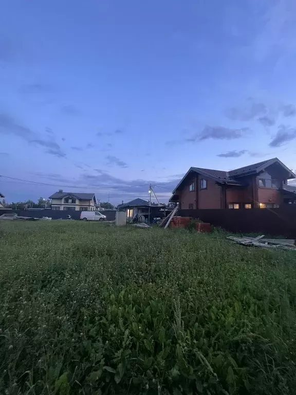 Участок в Московская область, Истра муниципальный округ, д. ... - Фото 1