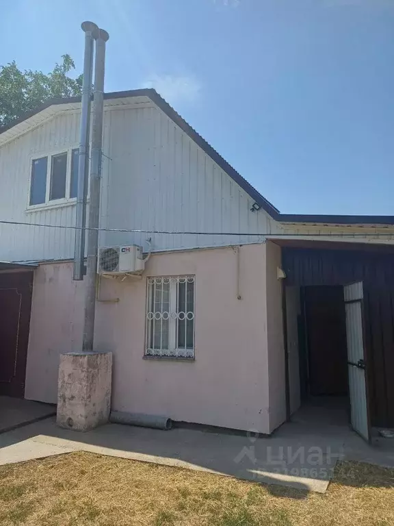 Дом в Крым, Симферопольский район, Гвардейское пгт ул. Карла Маркса, ... - Фото 0