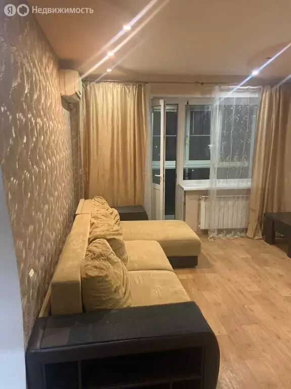 3-комнатная квартира: Волгоград, проспект Маршала Жукова, 167 (55.5 м) - Фото 1