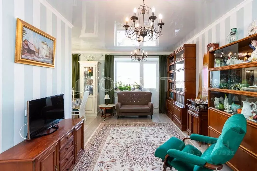 2-к кв. Тюменская область, Тюмень ул. Революции, 228к2 (55.3 м) - Фото 1