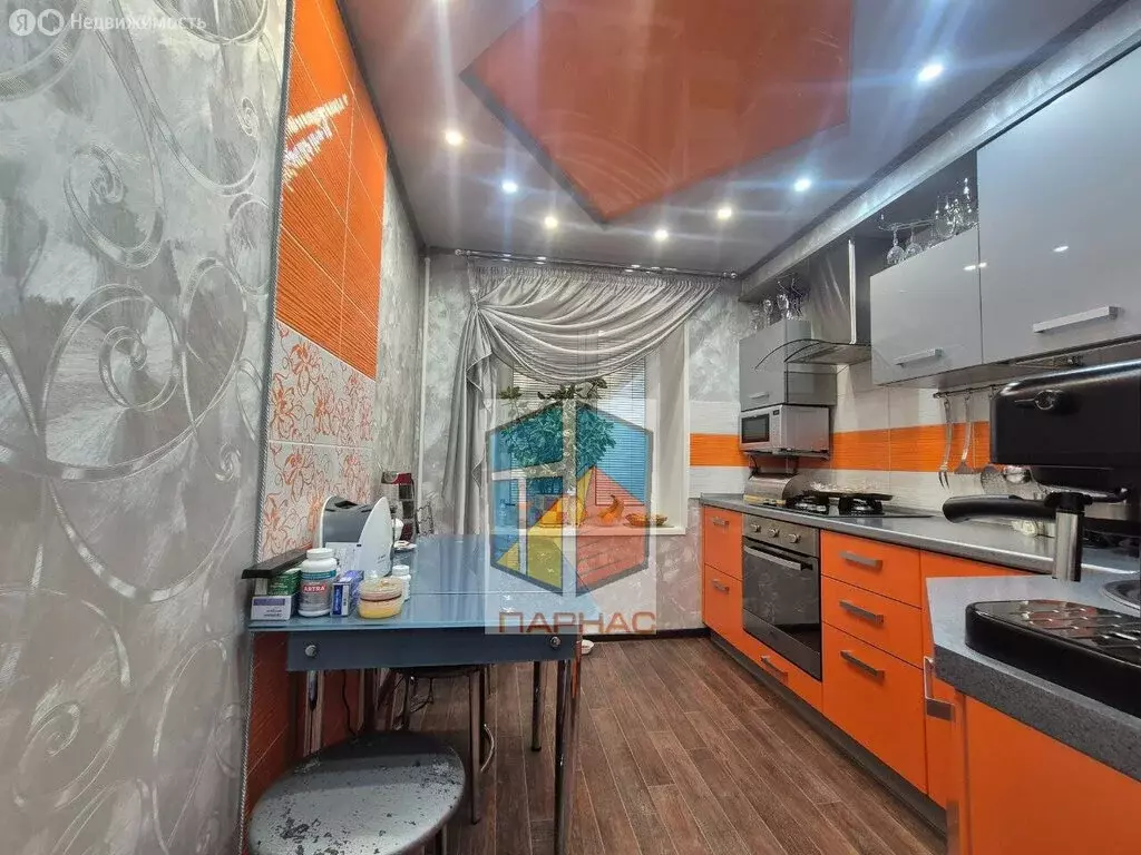 4-комнатная квартира: Краснотурьинск, Парковая улица, 12 (68.6 м) - Фото 1