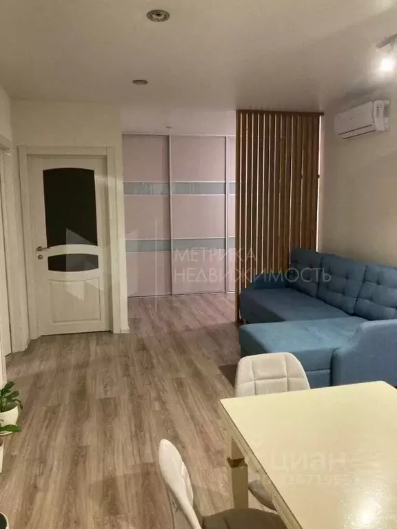 2-к кв. Тюменская область, Тюмень ул. Федюнинского, 64 (72.8 м) - Фото 1