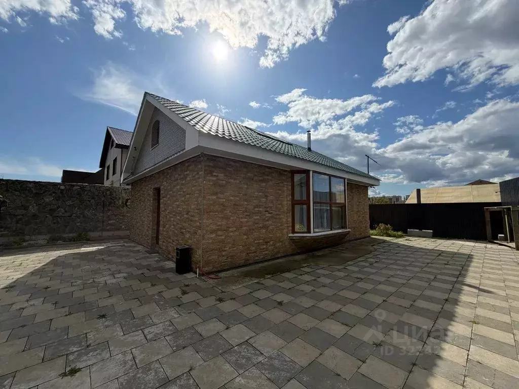 Дом в Сахалинская область, Южно-Сахалинск Героическая ул., 20 (92 м) - Фото 2