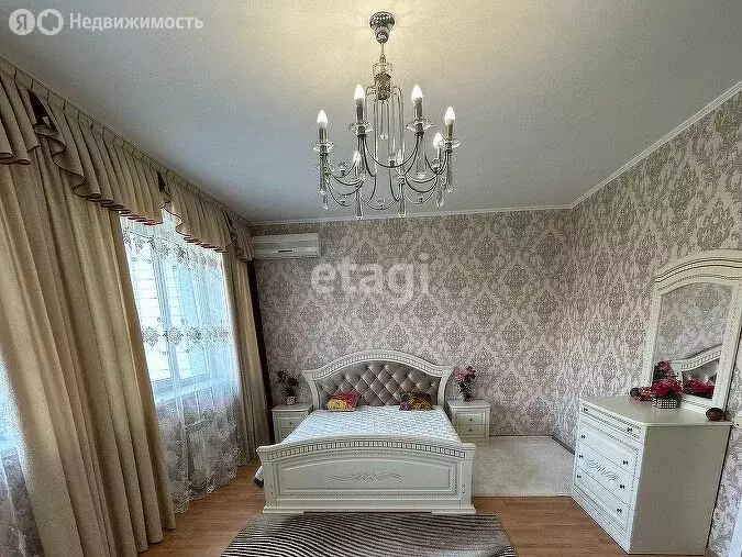 Дом в Адлер, улица Белых Акаций (370 м) - Фото 0