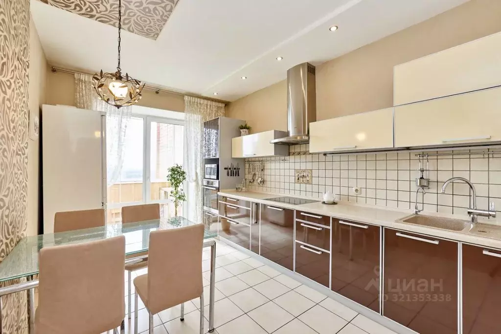 3-к кв. Пермский край, Пермь ул. Василия Каменского, 10а (97.2 м) - Фото 1