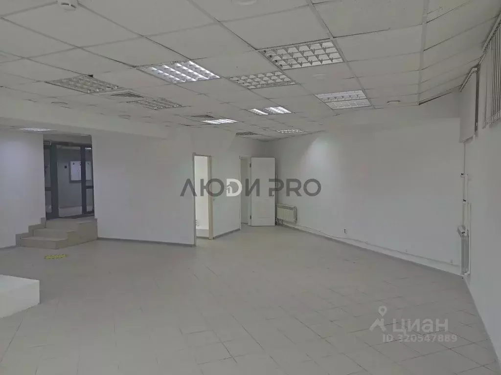 Помещение свободного назначения в Тверская область, Тверь просп. ... - Фото 1