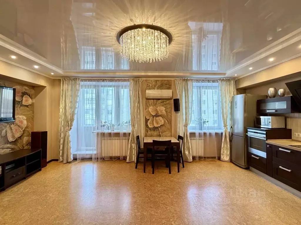 3-к кв. Омская область, Омск ул. Звездова, 62/4 (80.4 м) - Фото 1