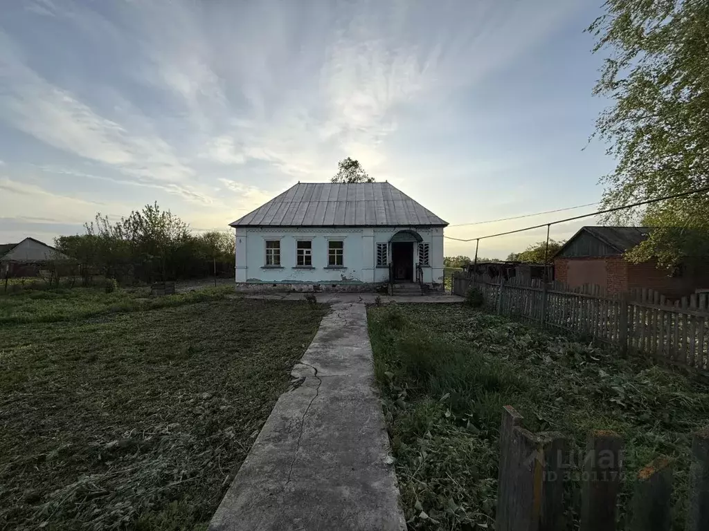 Дом в Тамбовская область, Тамбовский муниципальный округ, с. ... - Фото 1