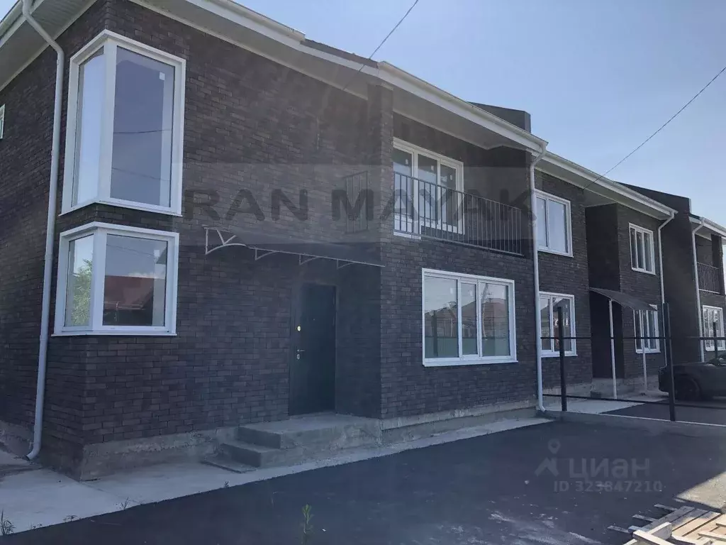 Таунхаус в Адыгея, Майкоп пер. Братьев Лоскутовых (147 м) - Фото 1