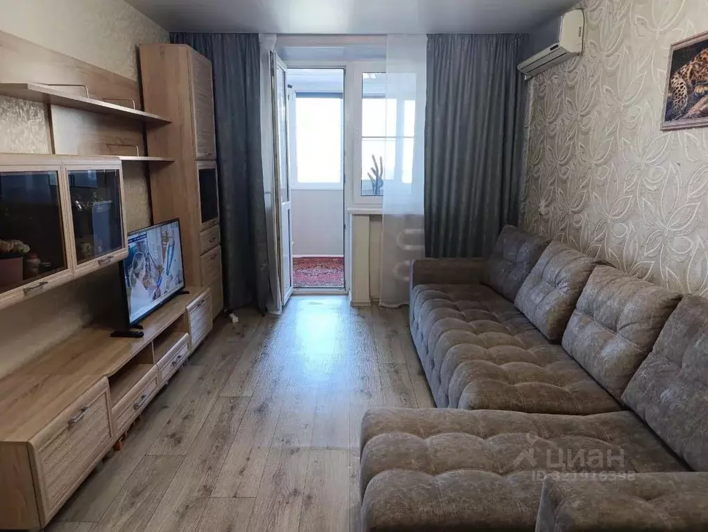 3-к кв. Волгоградская область, Волгоград ул. 50 лет Октября, 17 (66.7 ... - Фото 1