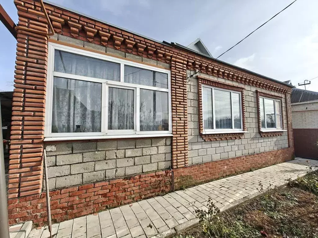 Дом в Краснодарский край, Динская ст-ца  (80 м) - Фото 0