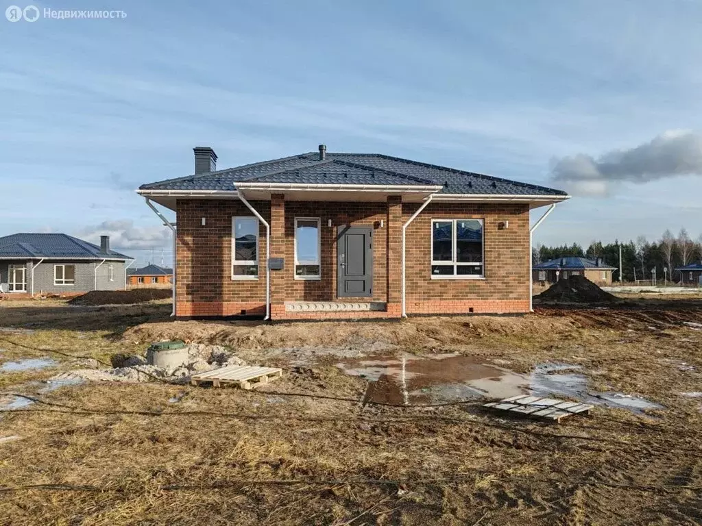 Дом в Верхний Услон, улица Мира (67 м) - Фото 1