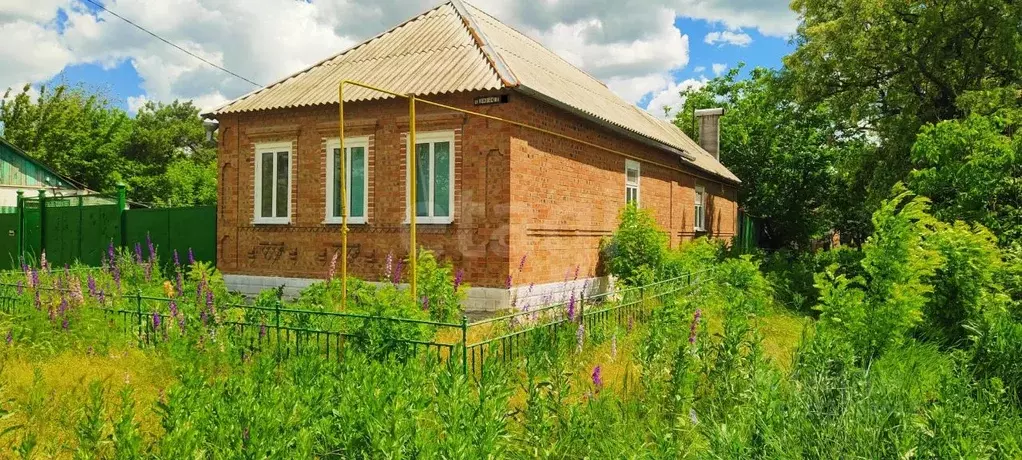 Дом в Ростовская область, Матвеево-Курганский район, с. Ряженое ... - Фото 1