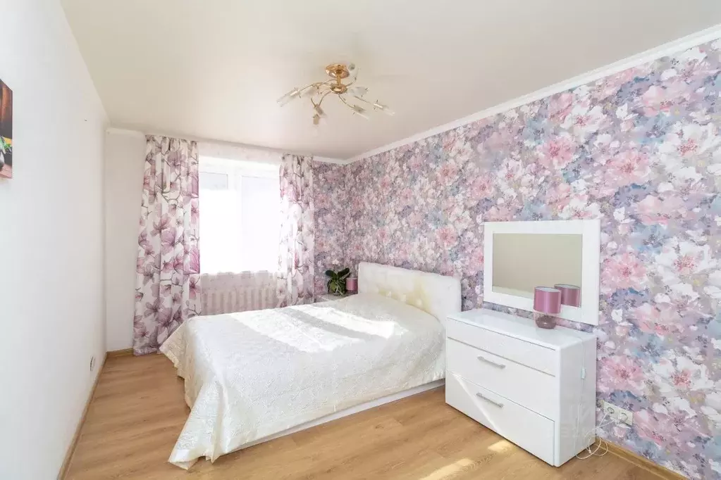 2-к кв. Тюменская область, Тюмень ул. Газовиков, 25к3 (70.2 м) - Фото 1