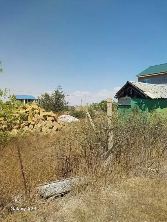 Участок в Крым, Сакский район, Штормовское с/пос, с. Крыловка ул. Мира ... - Фото 1